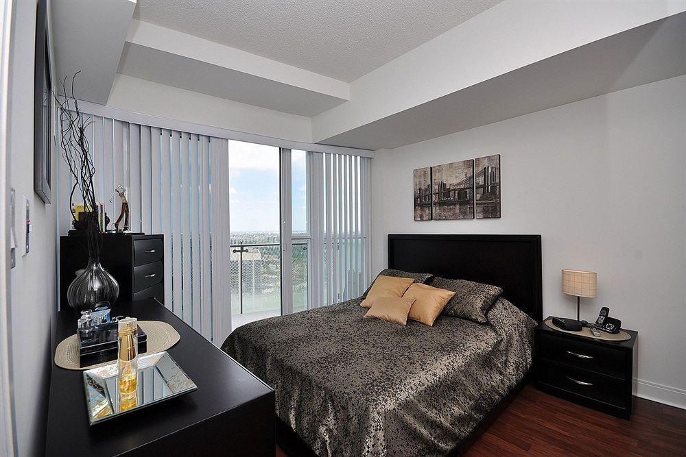 Downtown Mississauga Executive Suites Sq1 Dış mekan fotoğraf