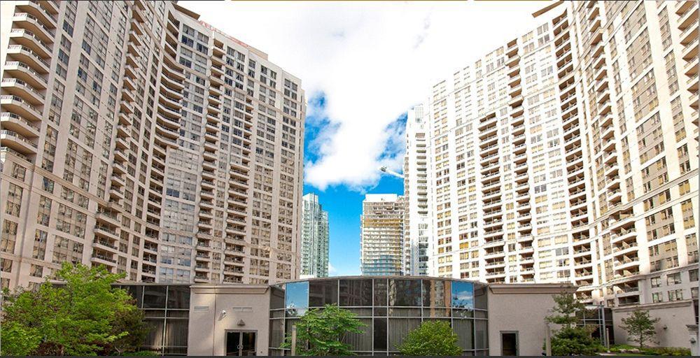 Downtown Mississauga Executive Suites Sq1 Dış mekan fotoğraf