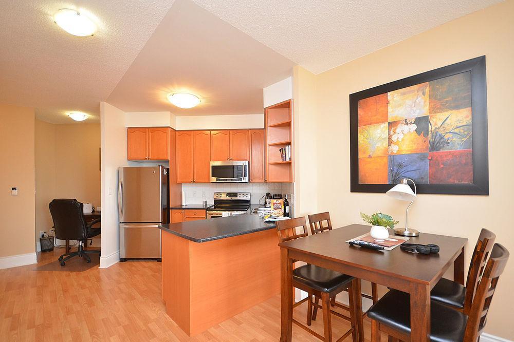 Downtown Mississauga Executive Suites Sq1 Dış mekan fotoğraf